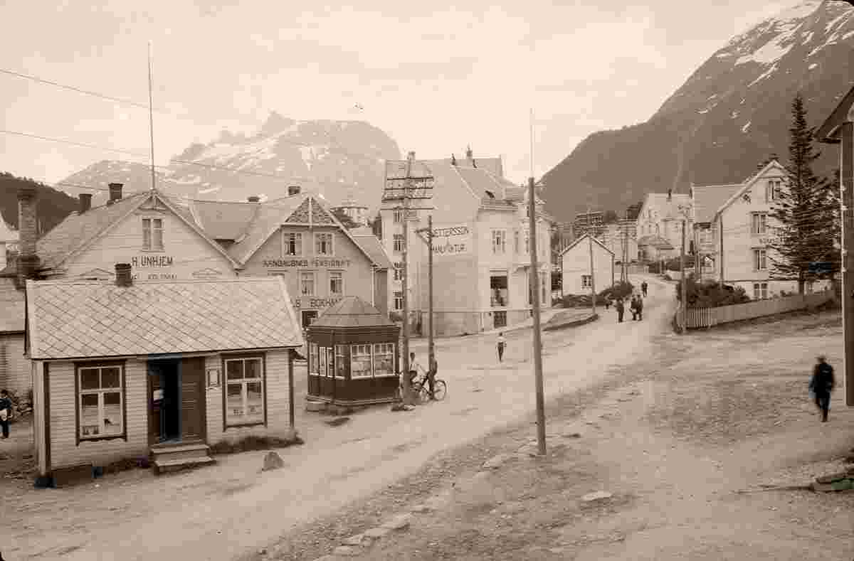 Åndalsnes. Panorama of the city, between 1900 and 1950