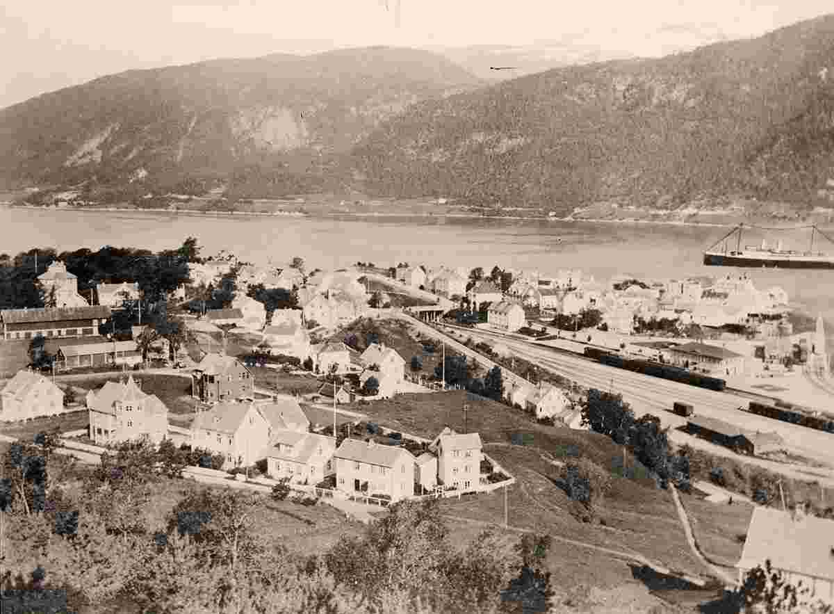 Åndalsnes. Panorama of the city, between 1910 and 1950