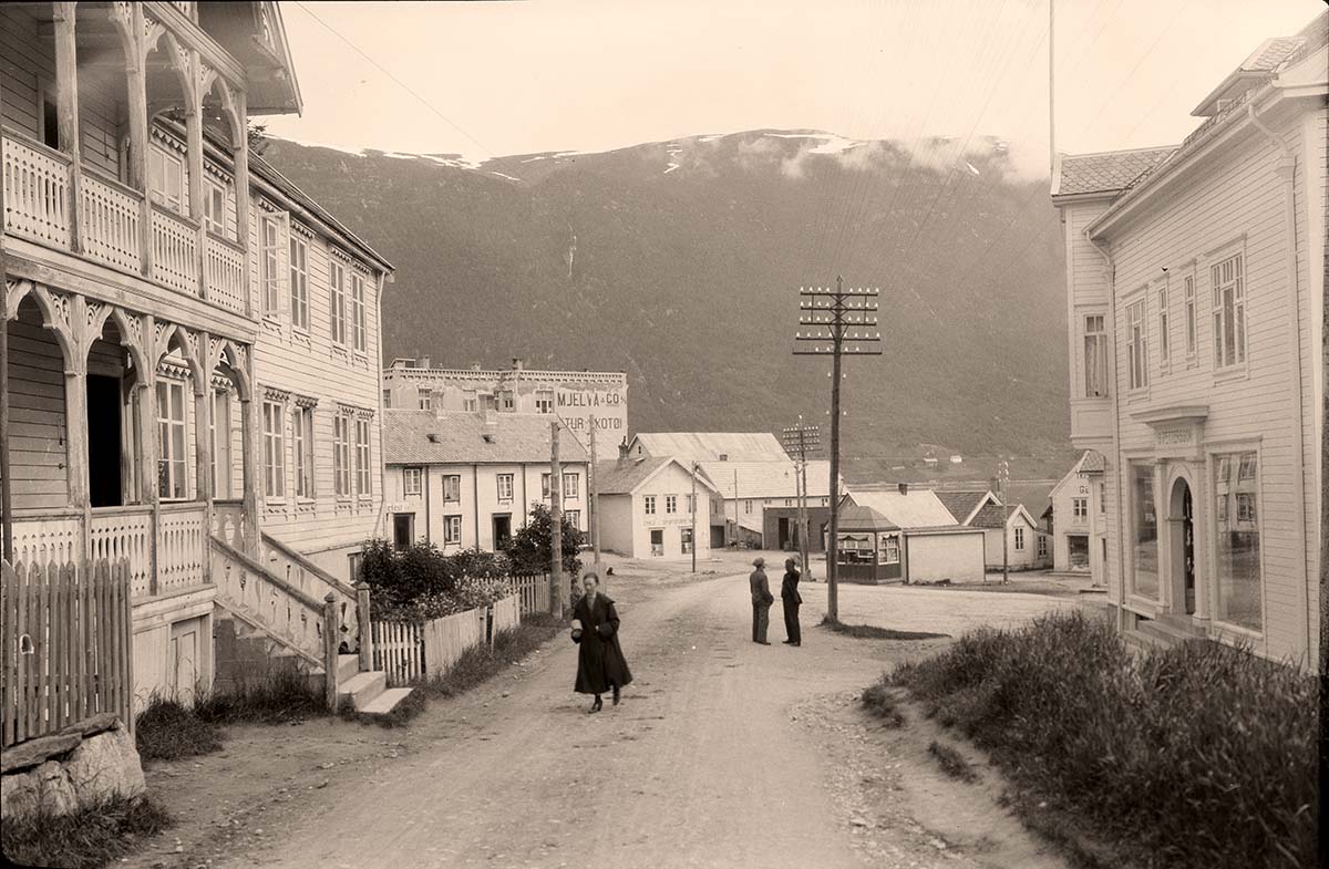 Åndalsnes. Panorama of the city street, between 1900 and 1950