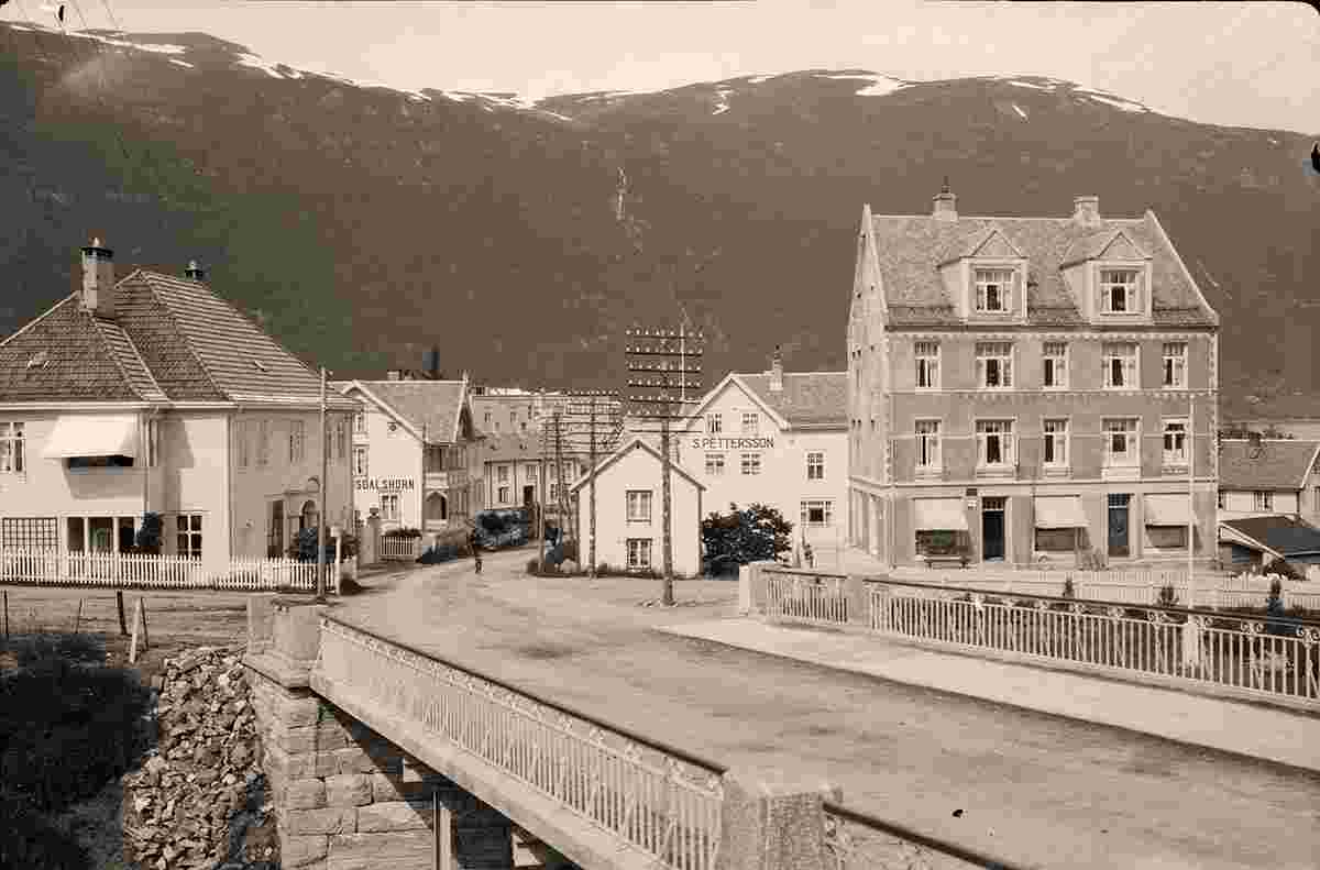 Åndalsnes. Town Bridge, between 1900 and 1950
