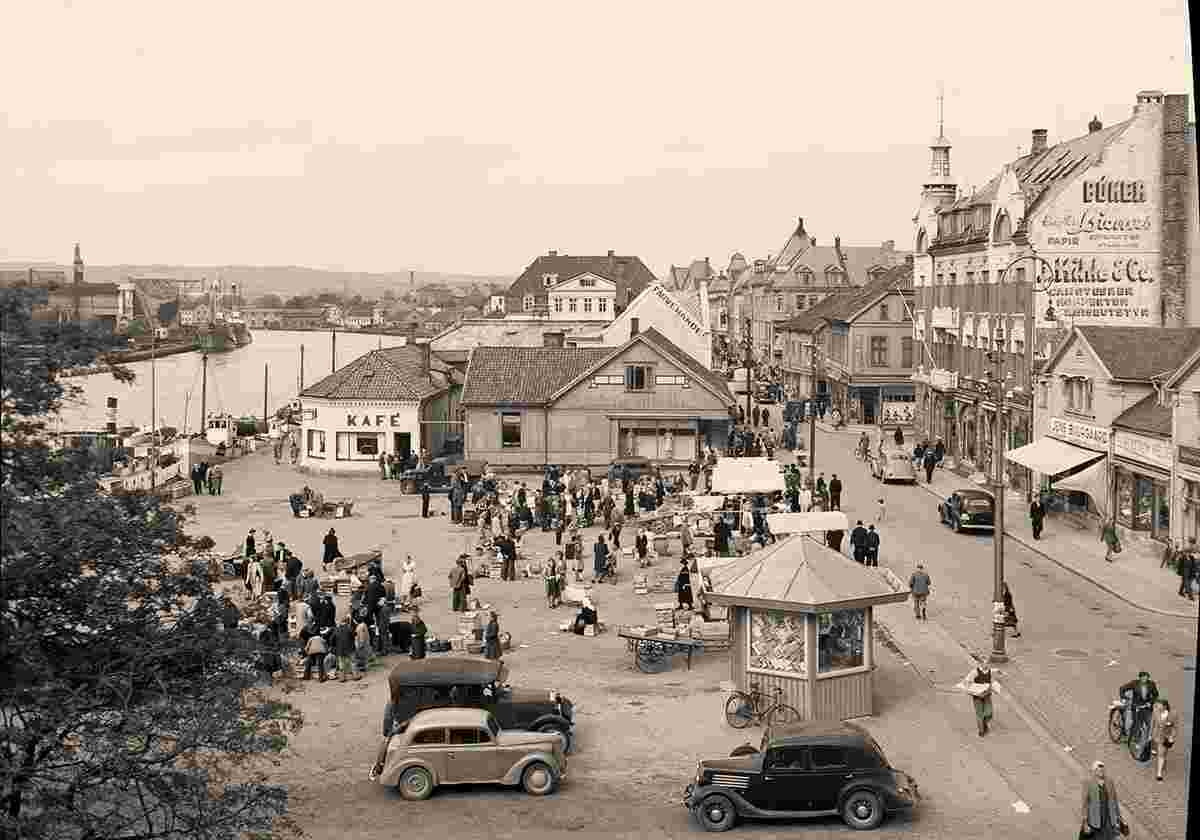 Fredrikstad. Panorama of the city street, between 1940 and 1950