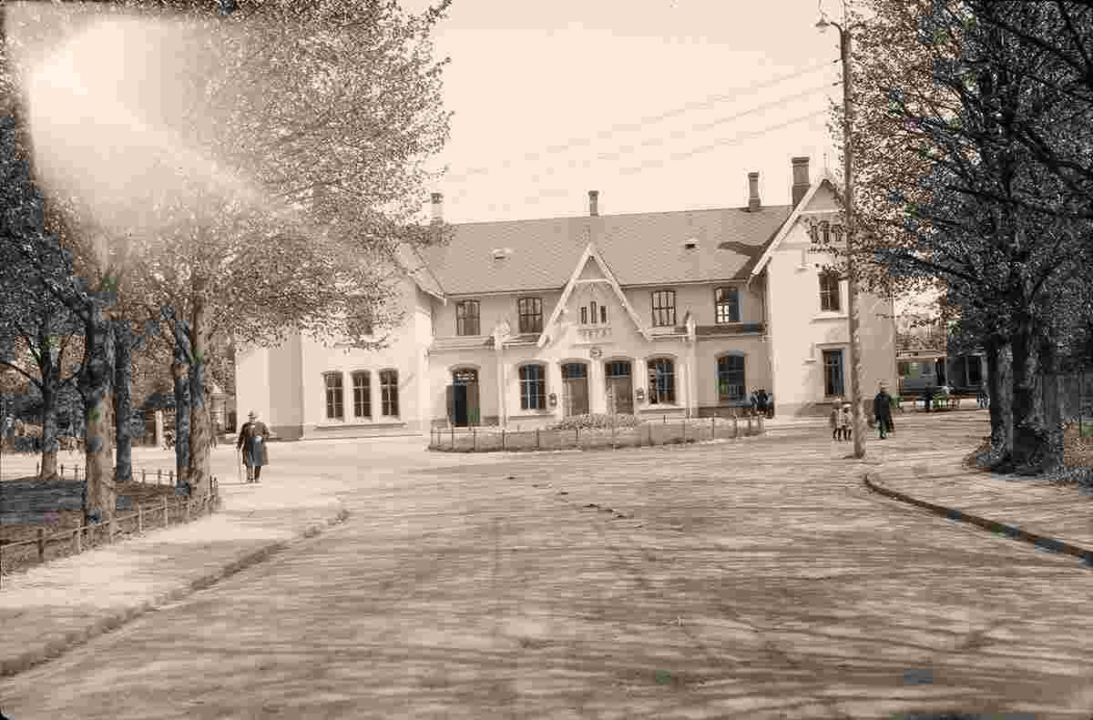Fredrikstad. Railway station square, between 1900 and 1950