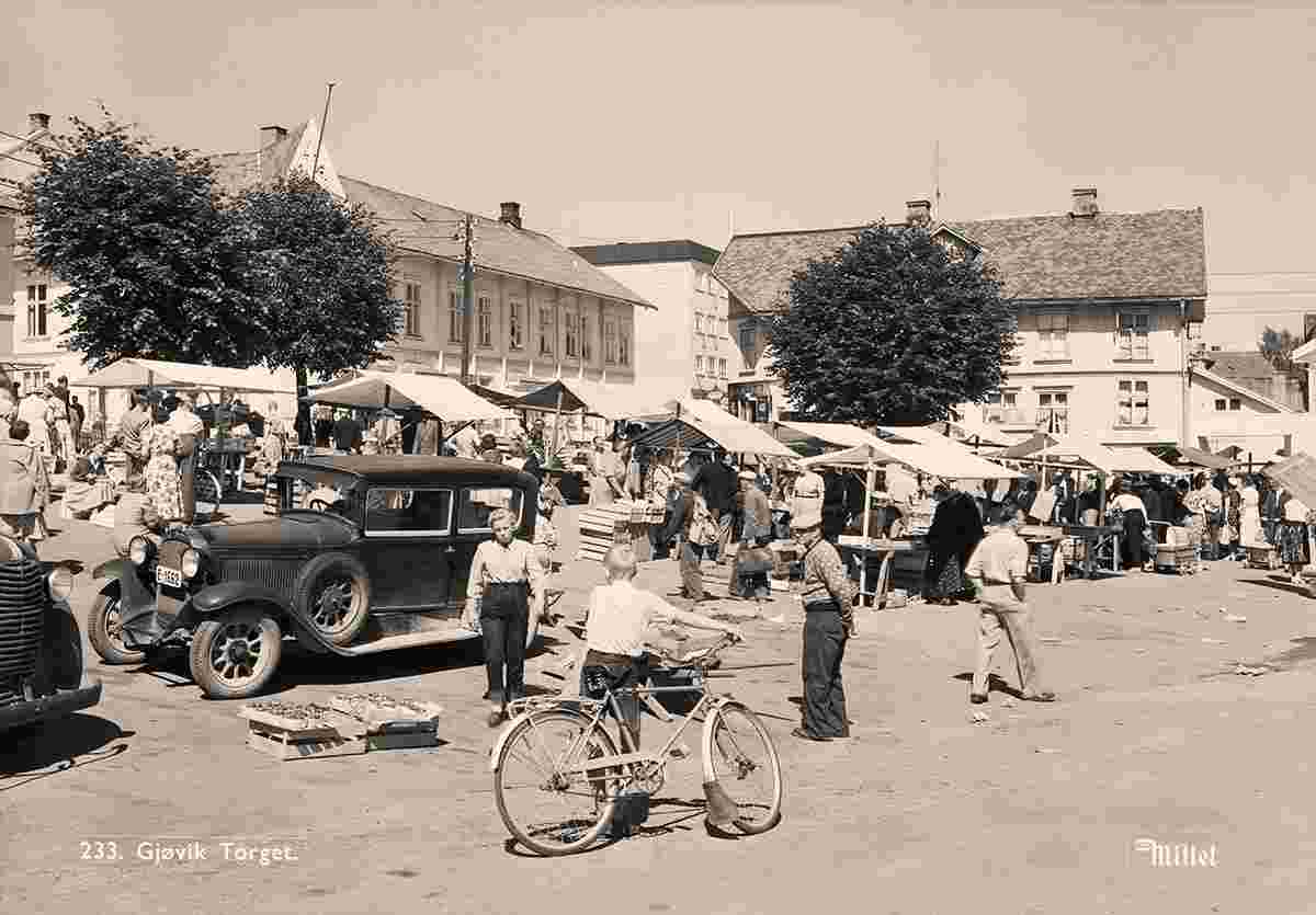 Gjøvik. Marketplace, 1954