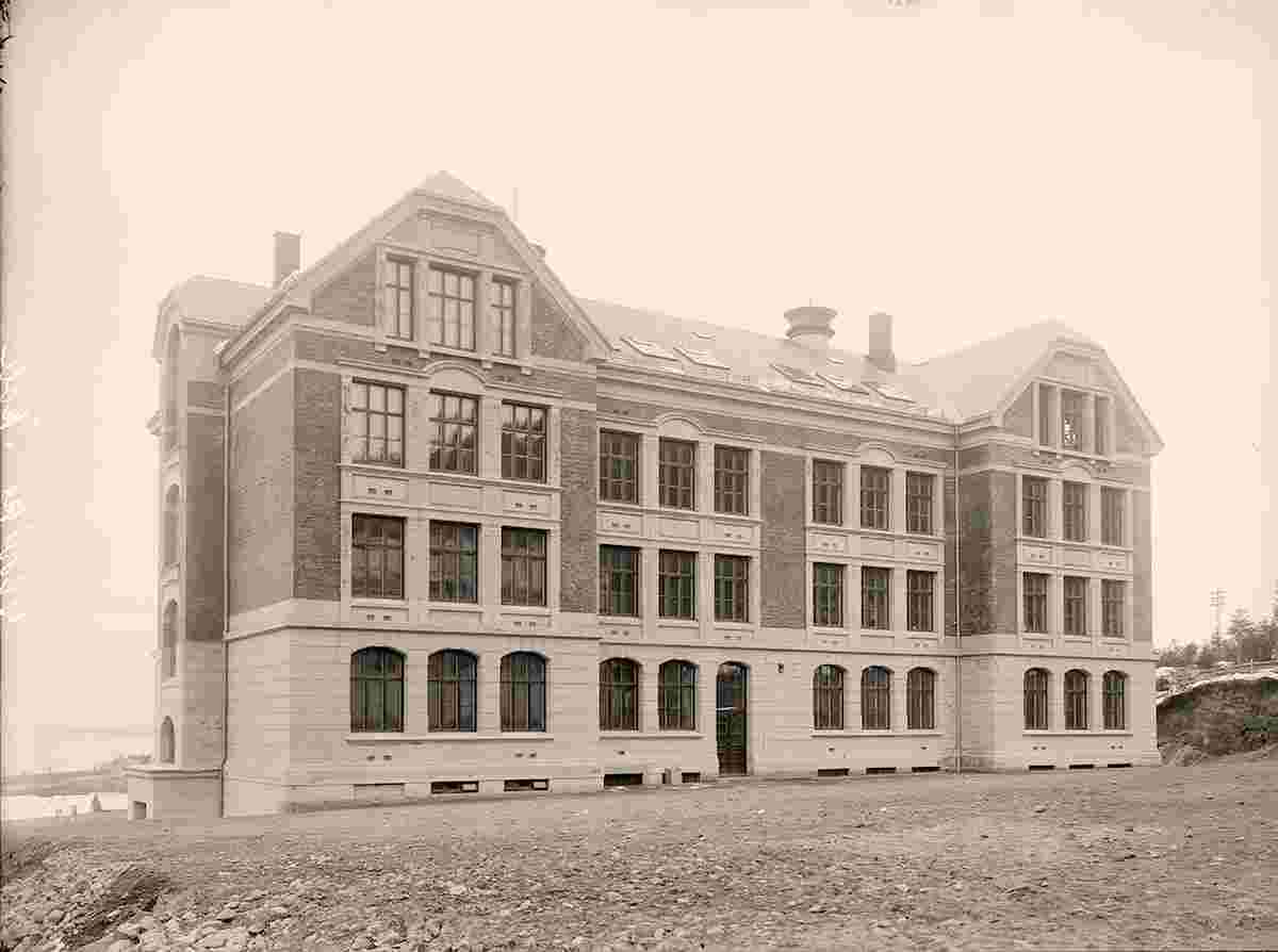 Gjøvik. School, between 1902 and 1905