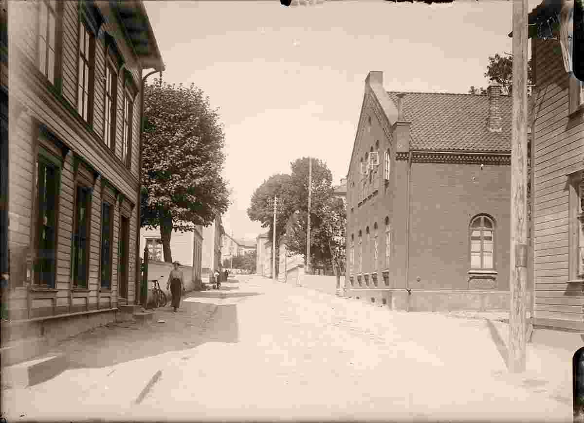 Grimstad. Panorama of city street, between 1910 and 1920