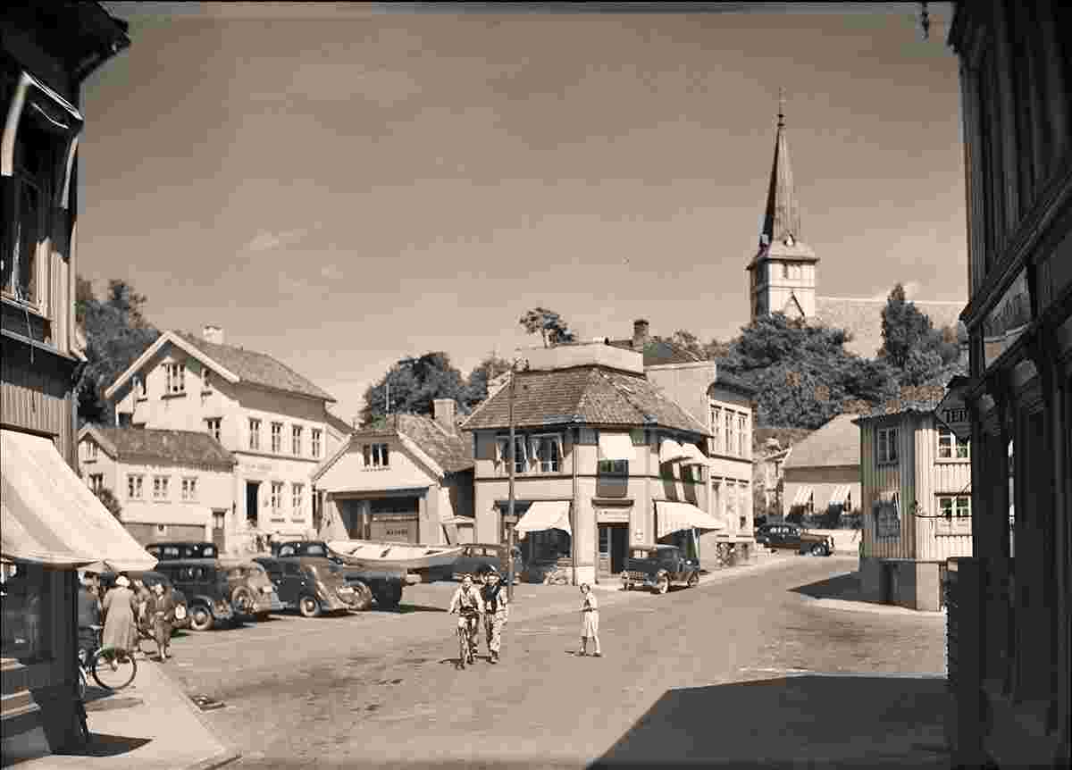 Grimstad. Panorama of city street and square, between 1950 and 1970