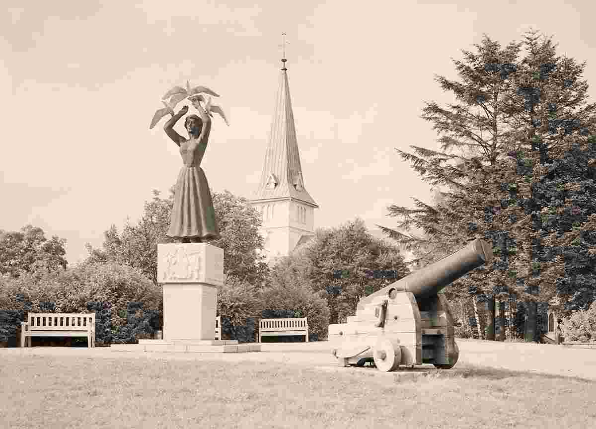 Grimstad. Park, memorial, 1957
