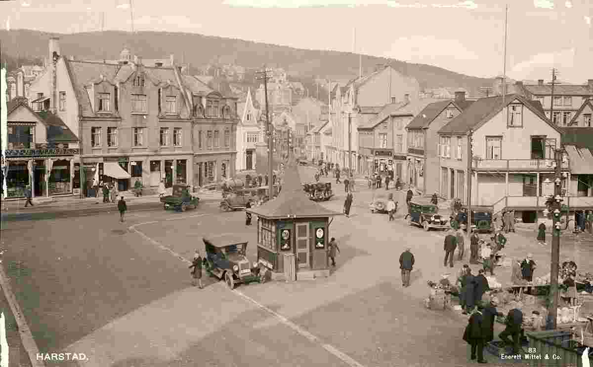 Harstad. City square, market, between 1927 and 1940