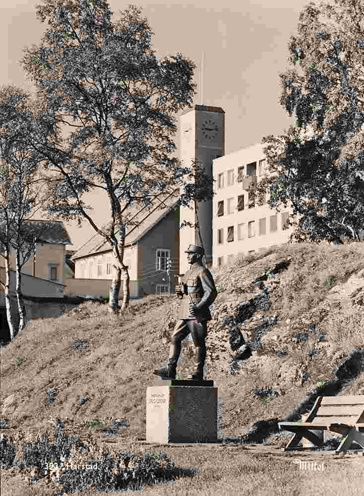 Harstad. Major General Carl Gustav Fleischer statue, City hall, park, between 1945 and 1960