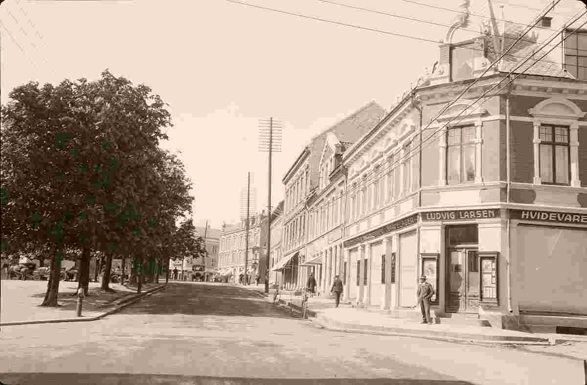 Horten. Panorama of city street, between 1900 and 1950