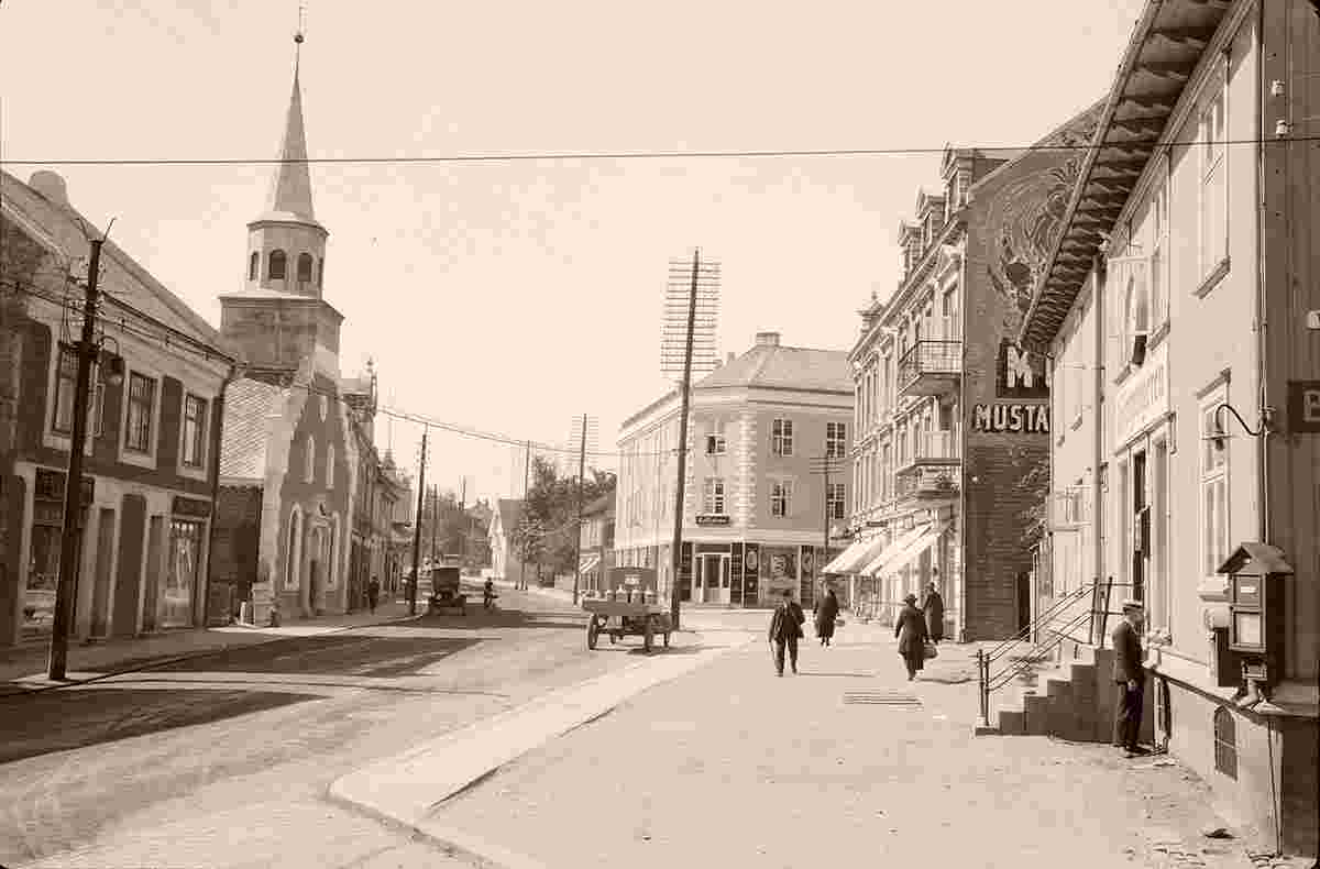 Horten. Panorama of city street with church, between 1900 and 1950
