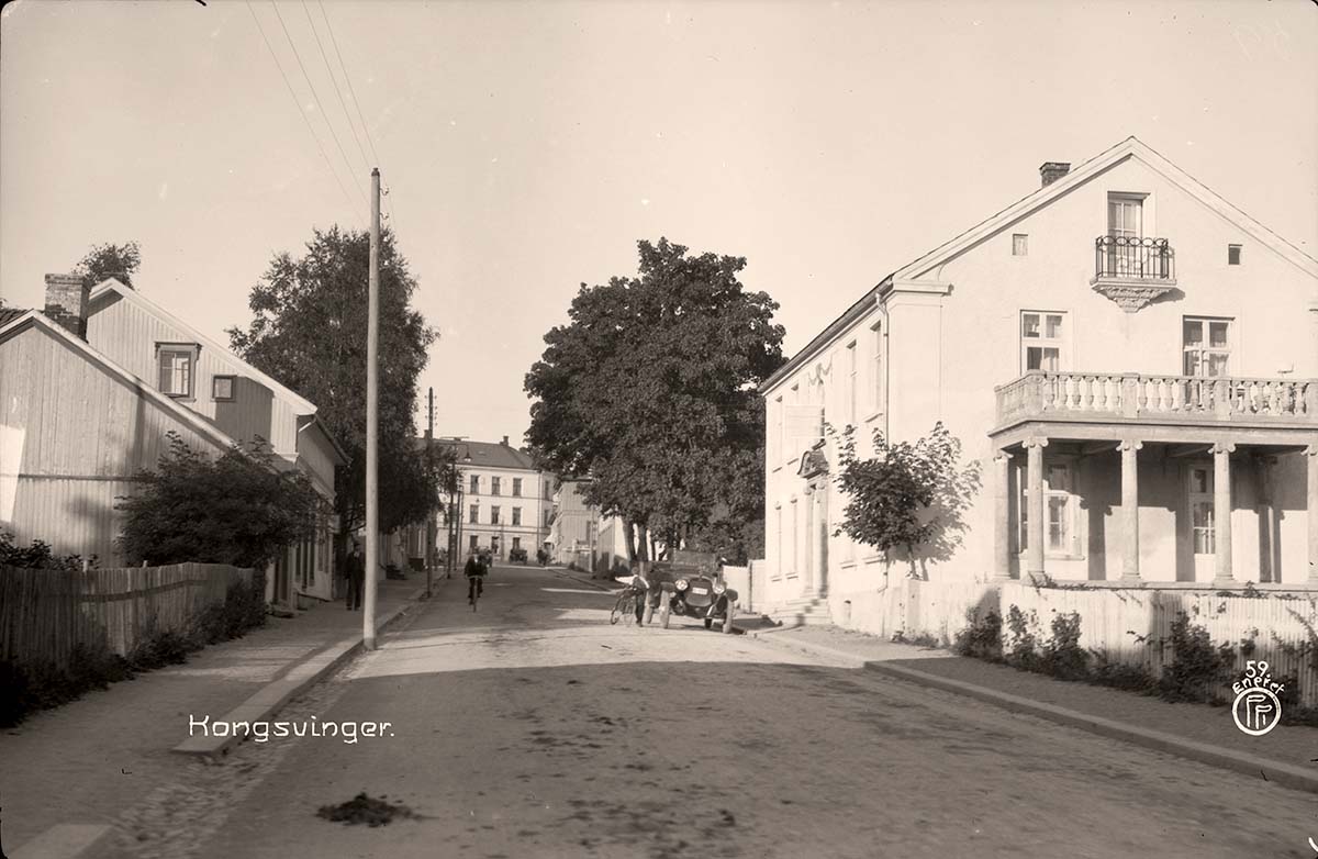 Kongsvinger. Panorama of city street, between 1900 and 1940