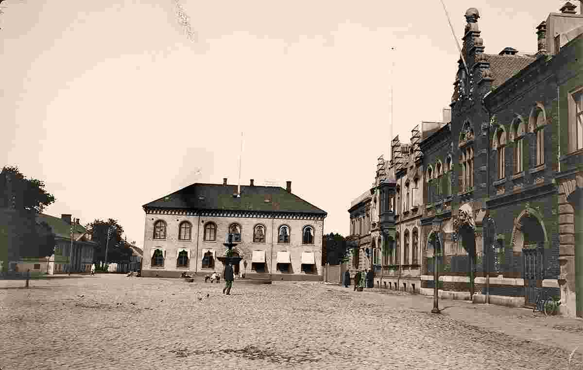 Kristiansand. Panorama of the city square and fountain, between 1900 and 1950