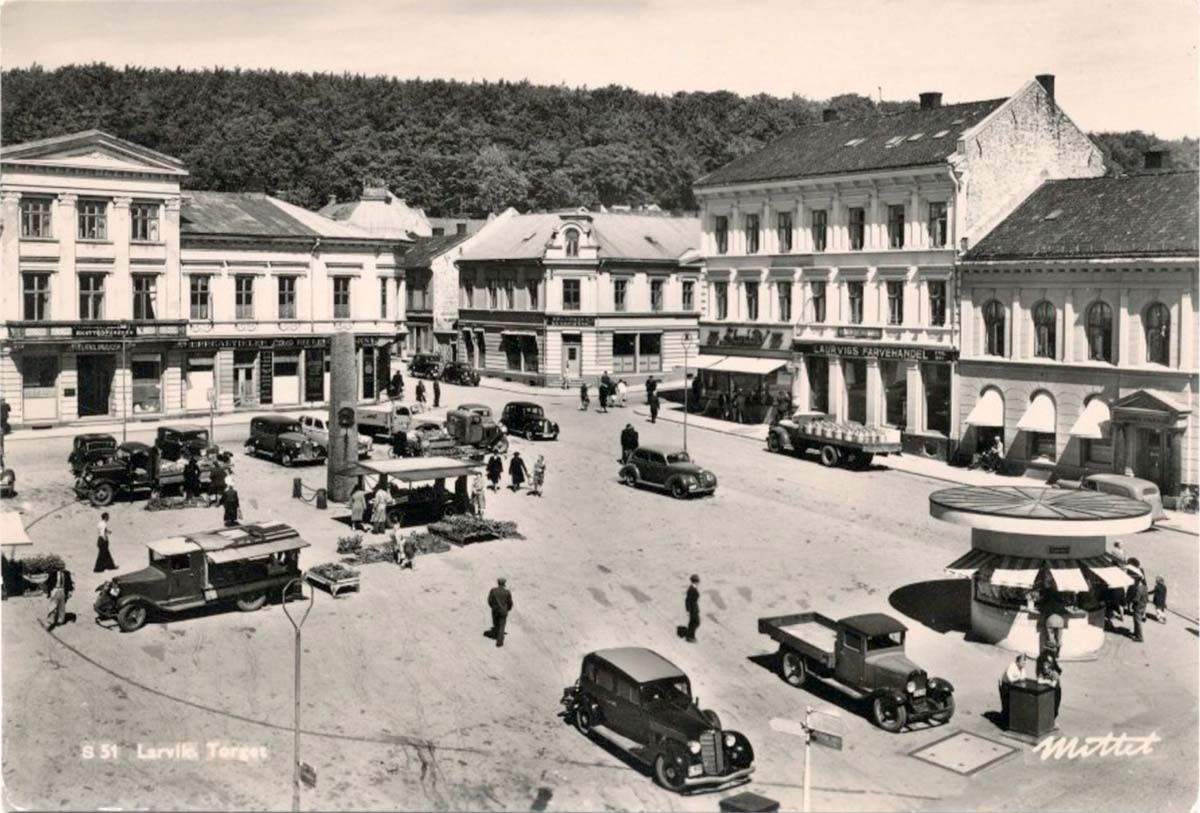 Larvik. City Square, Market