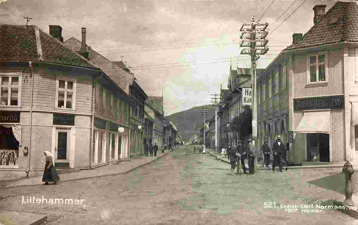 Lillehammer. Panorama of city street, 1917