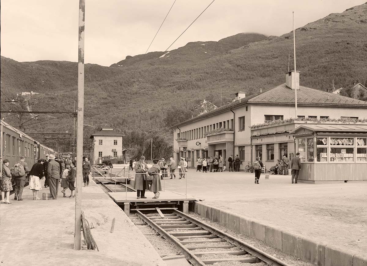Narvik. Railway station, platform, 1955