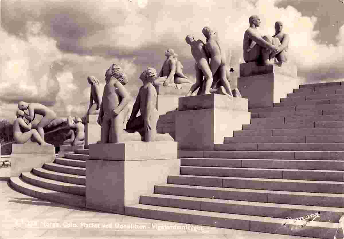 Oslo. Vigeland Park - Complex statues