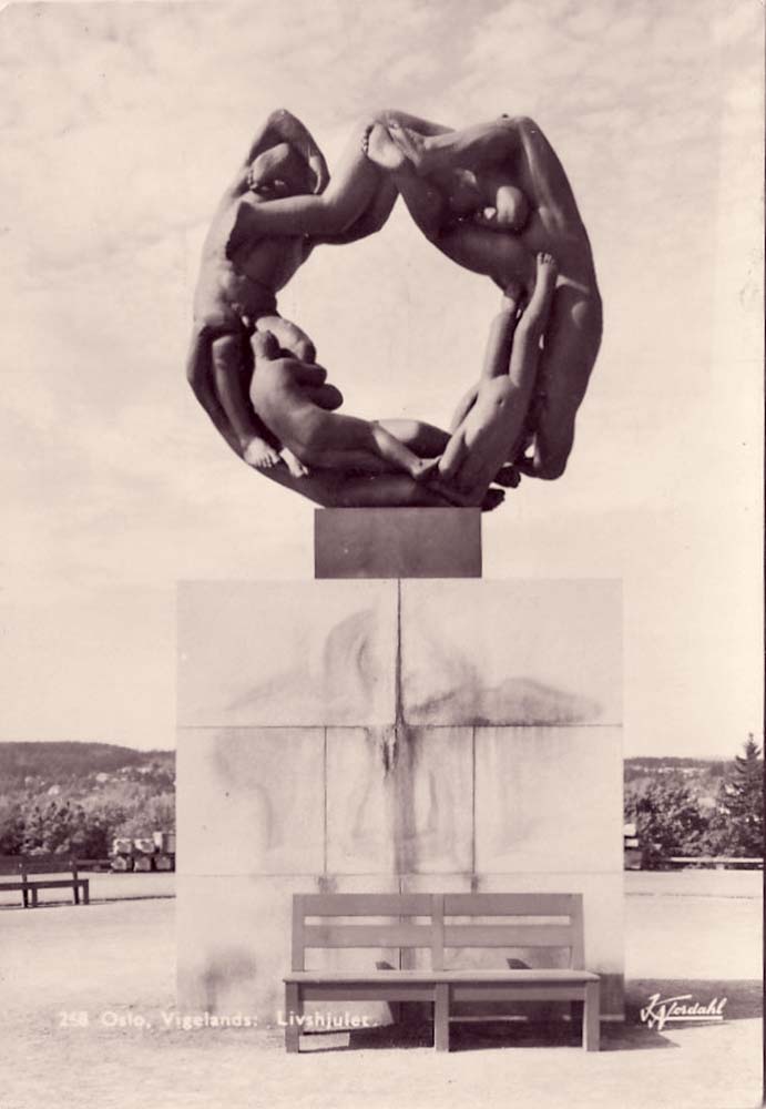 Oslo (Kristiania, Christiania). Vigeland Park - Life Wheel, Sculpture Nu
