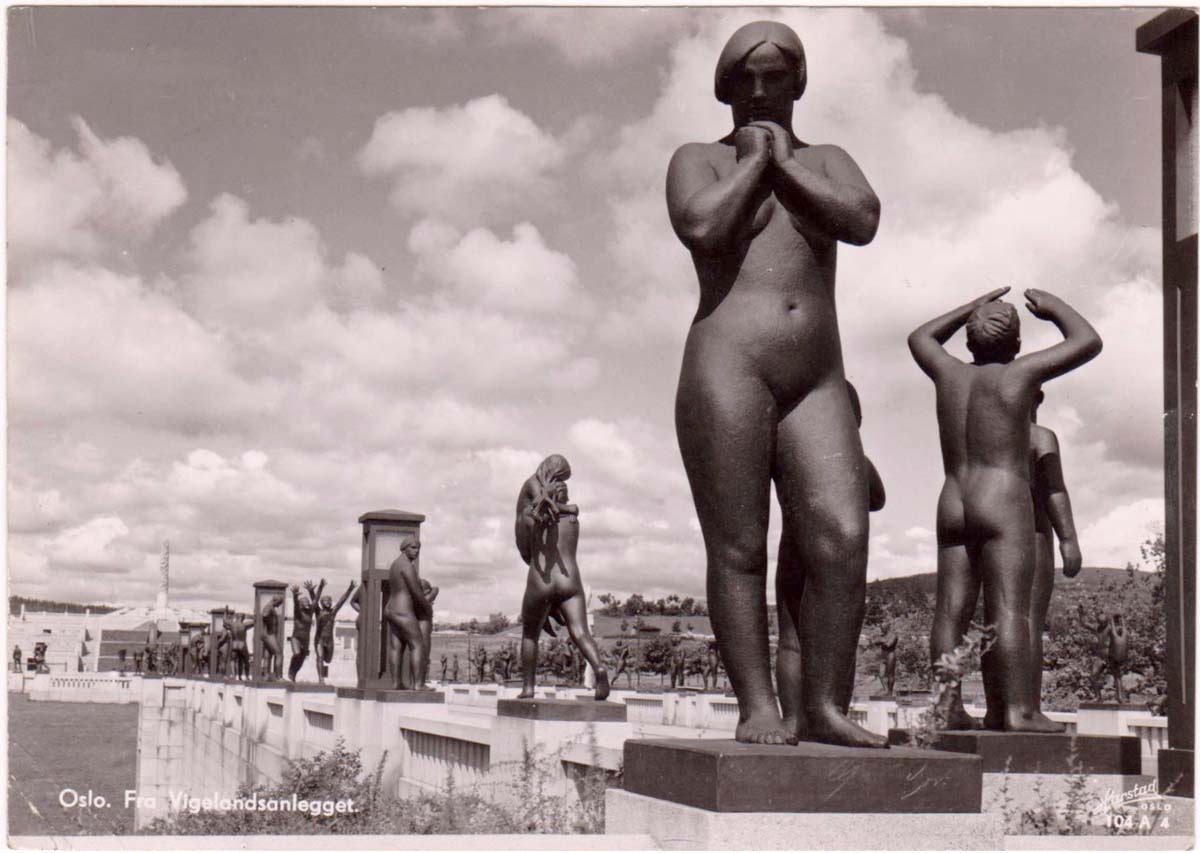 Oslo (Kristiania, Christiania). Vigeland Park - Statues nu, 1949