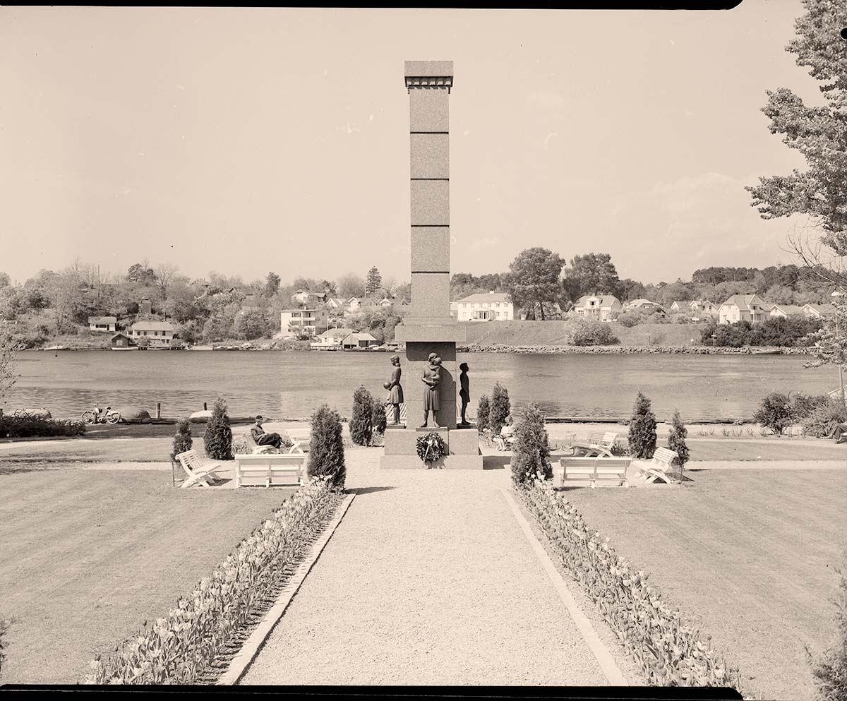 Porsgrunn. City Park, monument, 1959