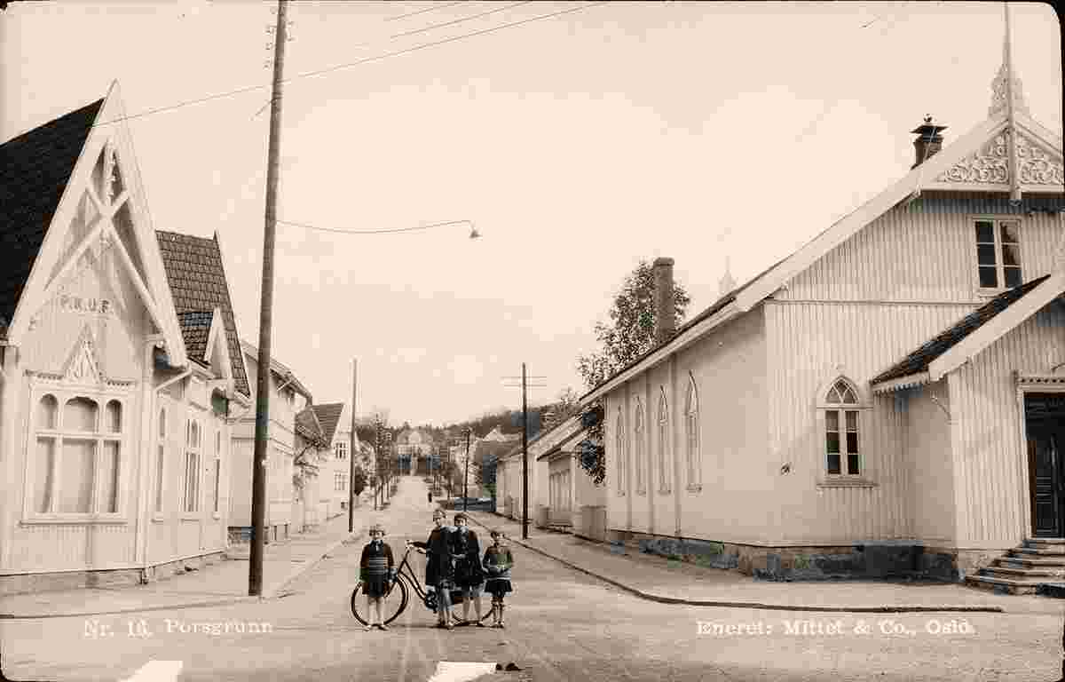 Porsgrunn. Panorama of the city street, children, between 1900 and 1950