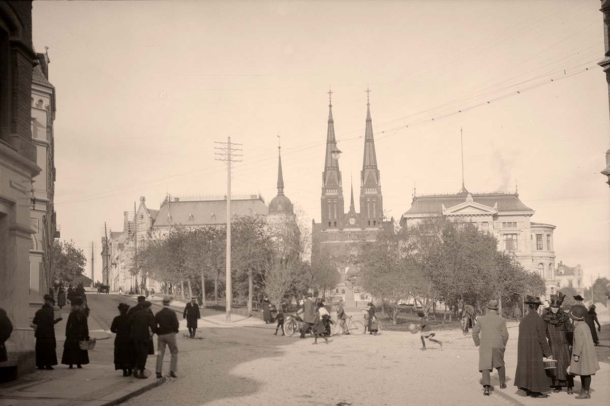 Skien. Intersection of streets, cathedral, between 1900 and 1950