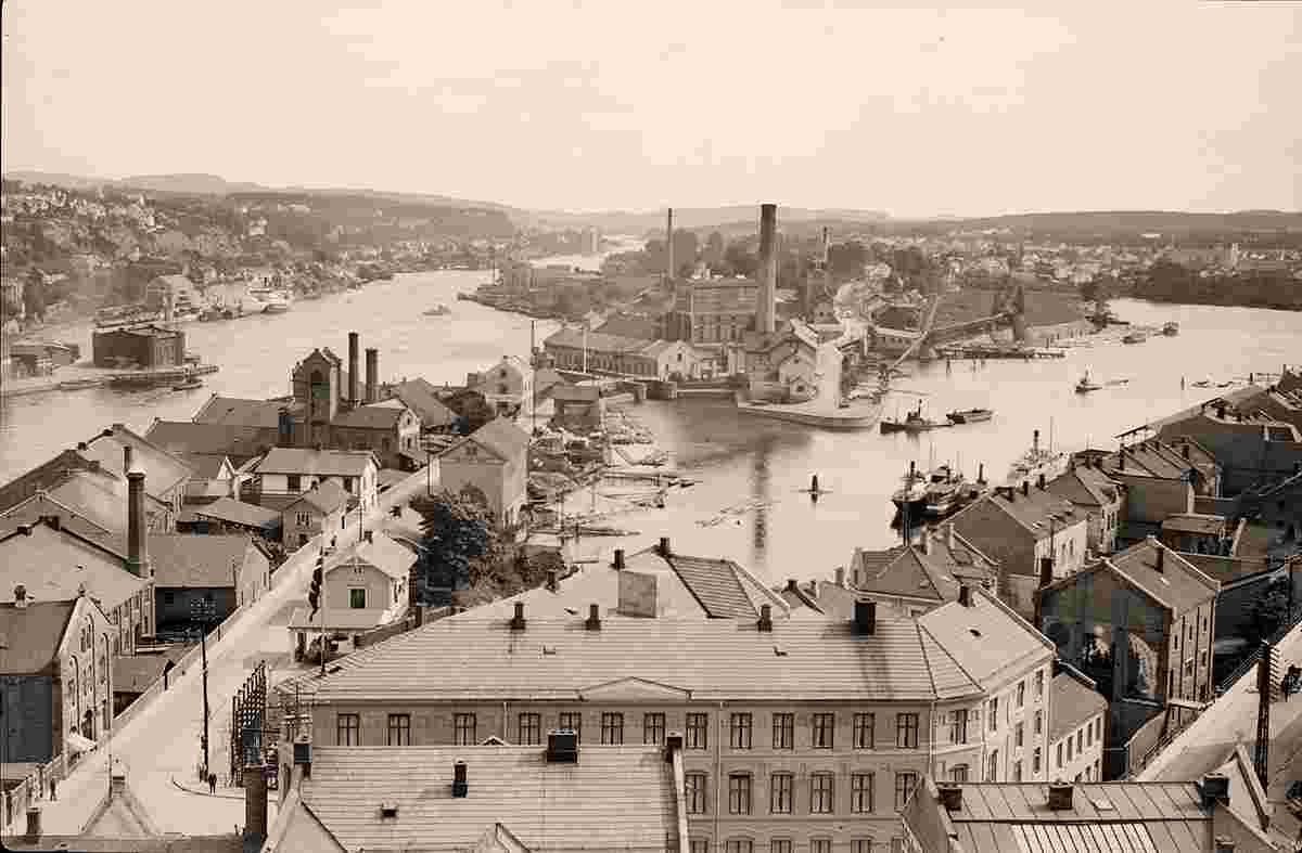Skien. Panorama of the city, between 1900 and 1950