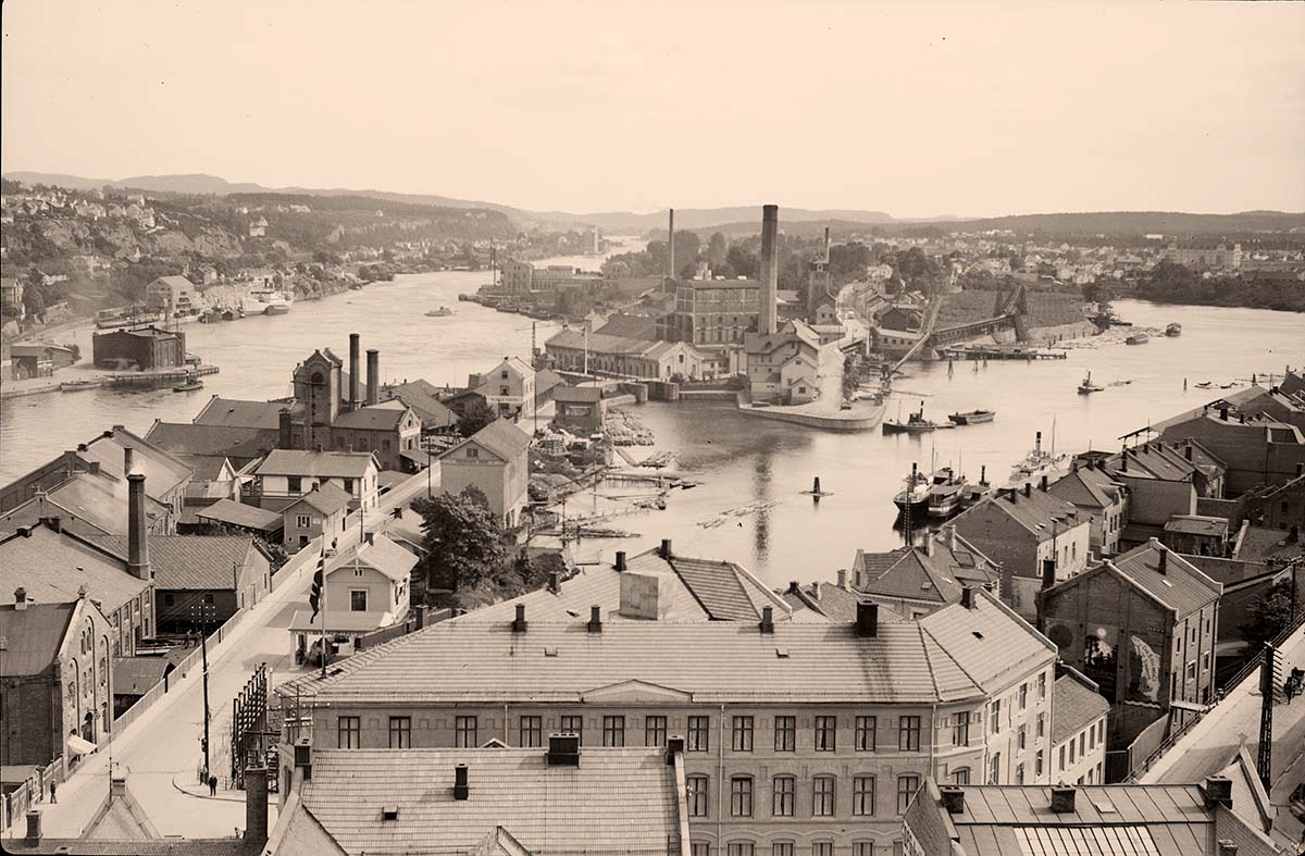 Skien. Panorama of the city, between 1900 and 1950