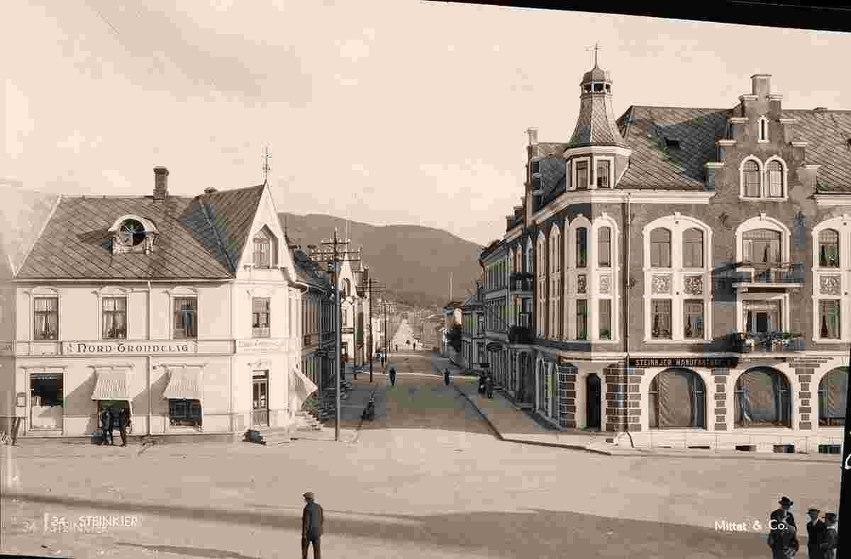 Steinkjer. Panorama of city street, 1946