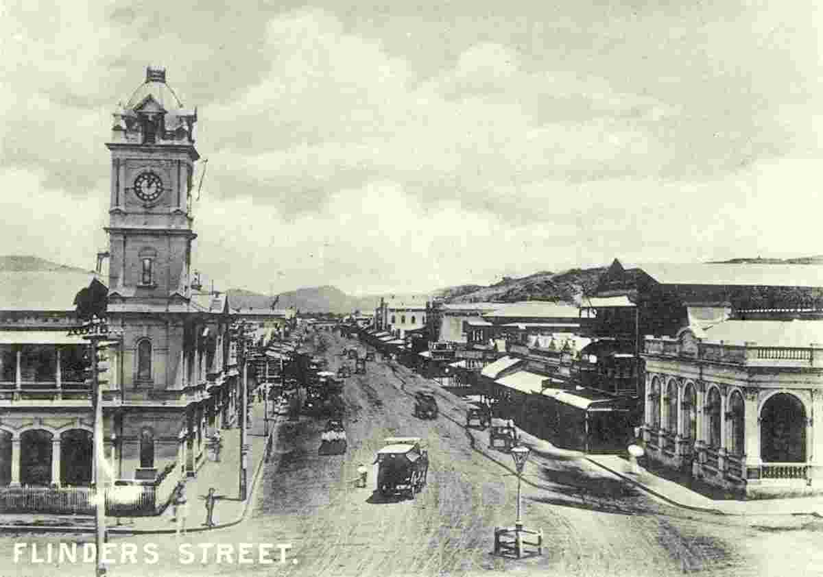 Townsville. View of Flinders Street