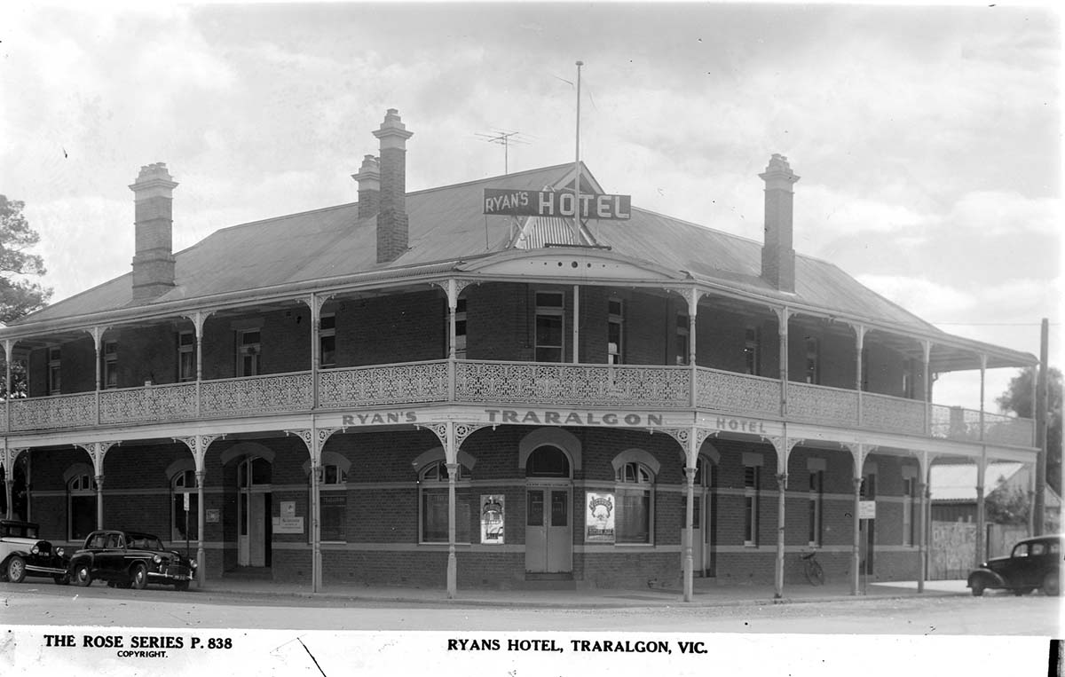 Traralgon. Ryan's Traralgon Hotel, between 1920 and 1954