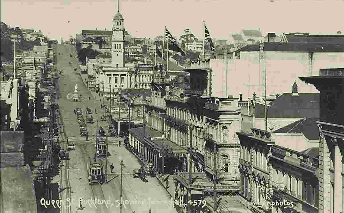 Auckland. Queen Street and Town Hall