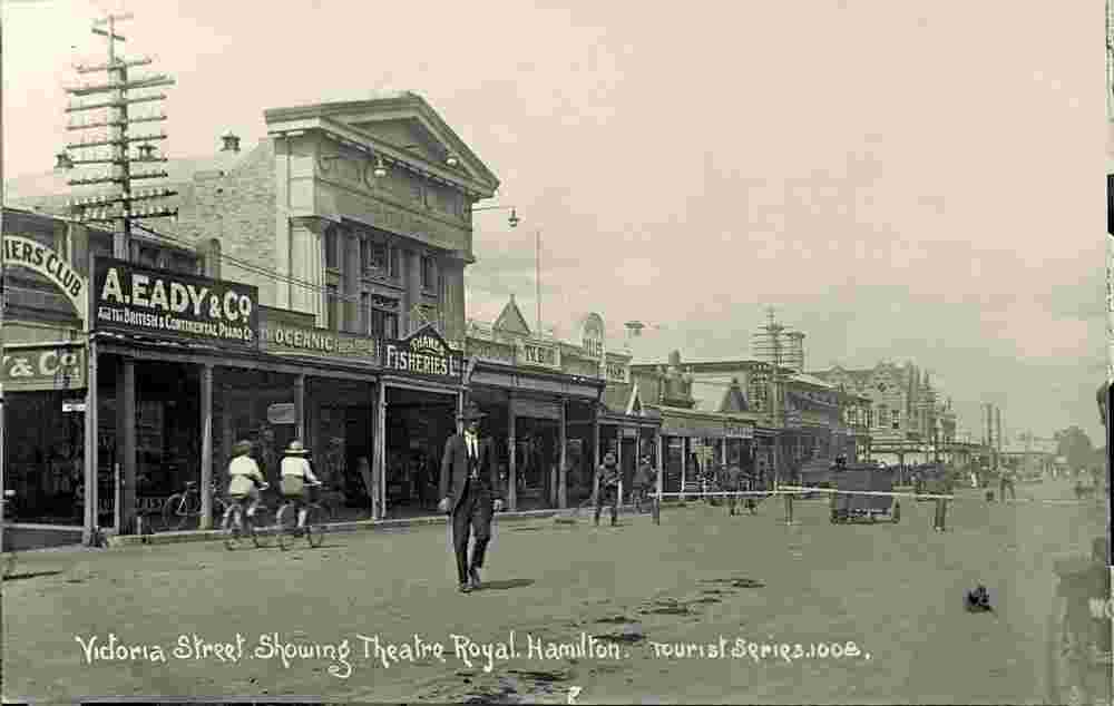 Hamilton. Victoria Street showing Theatre Royal, circa 1919