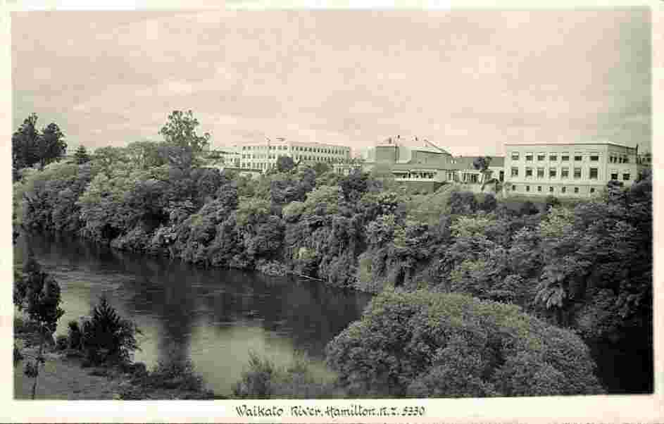 Hamilton. Waikato River, 1953
