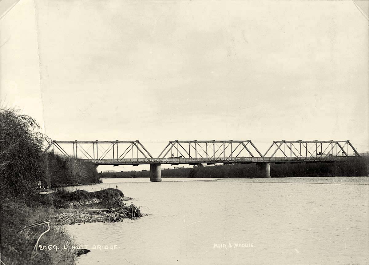 Lower Hutt. Lower Hutt Bridge, June 1911