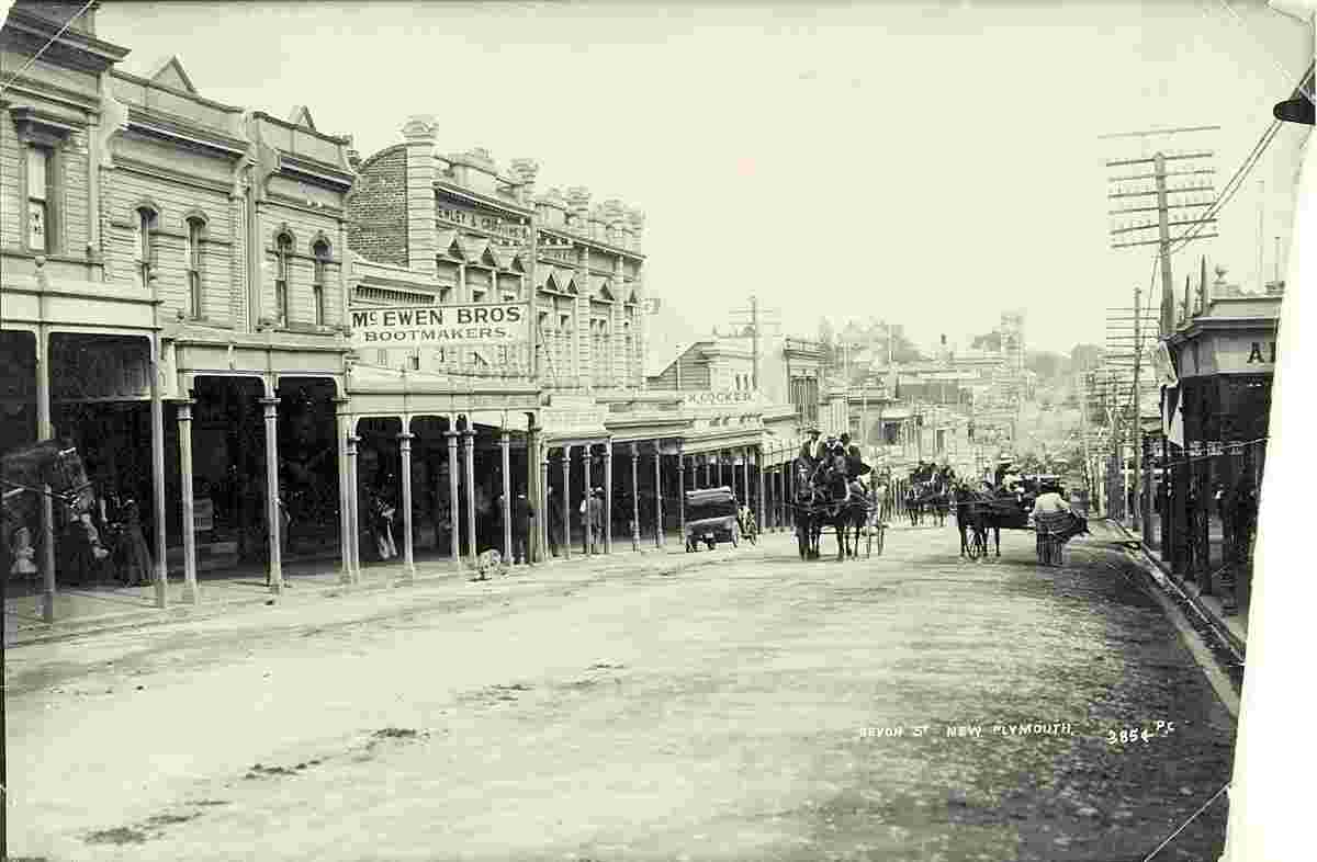 New Plymouth. Devon Street, circa 1910