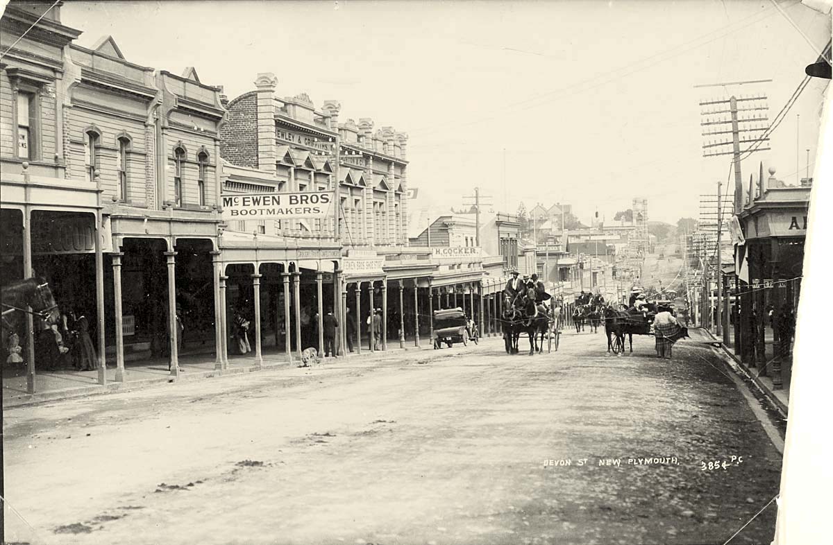 New Plymouth. Devon Street, circa 1910