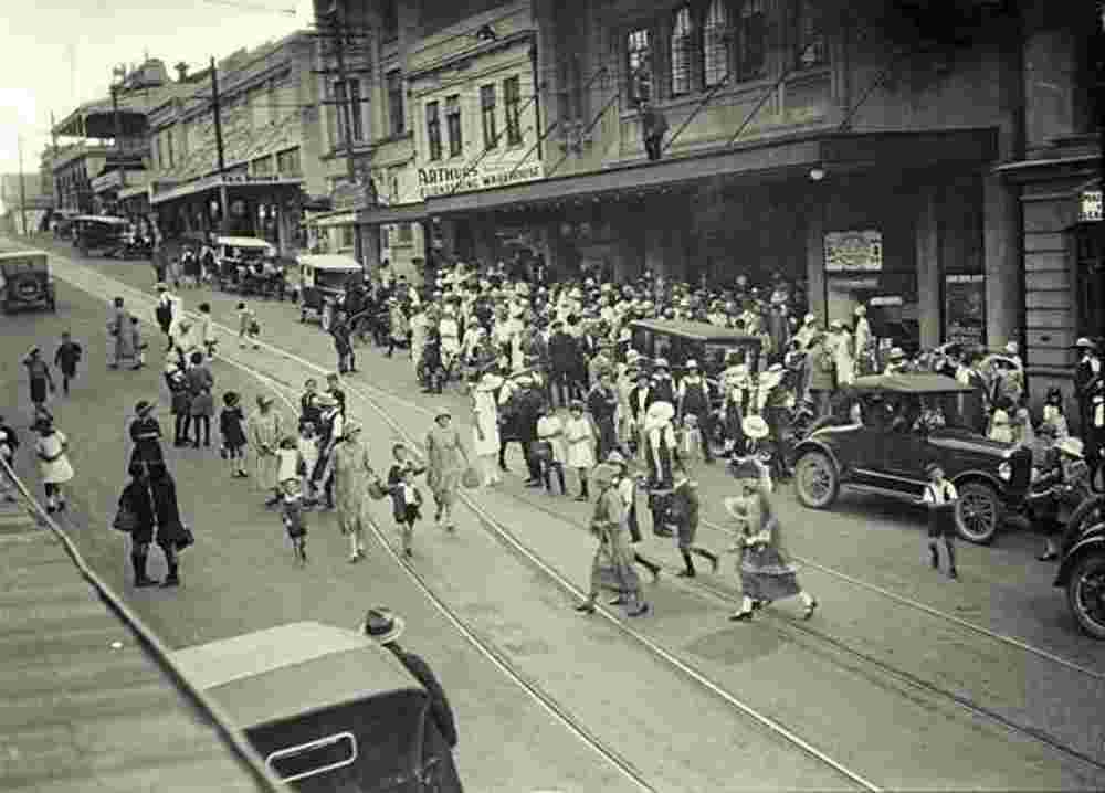 New Plymouth. Panorama of Street, circa 1930's