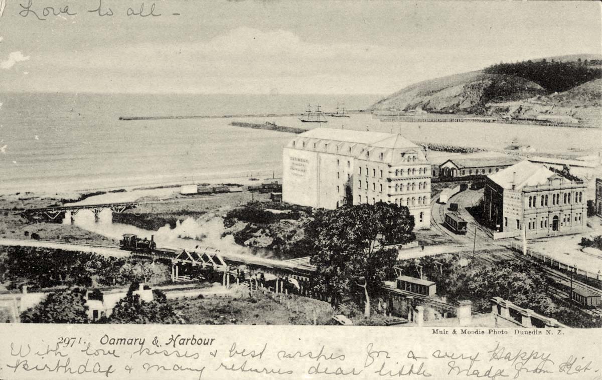 Oamaru. Panorama of the city and Harbour, circa 1910's