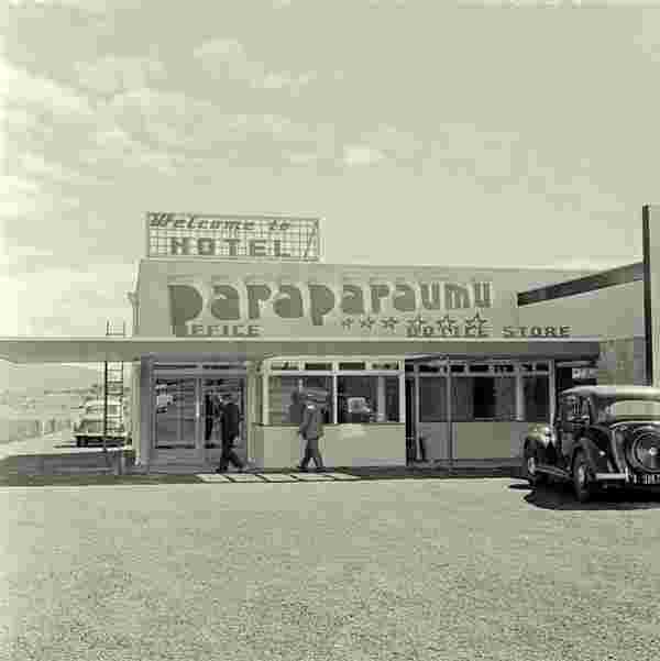 Paraparaumu. Exterior of Hotel, 1955