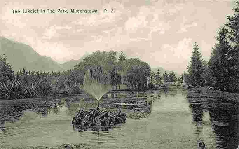 Queenstown. The Lakelet in the Park