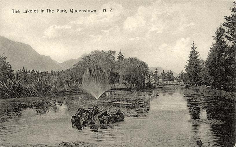 Queenstown. The Lakelet in the Park