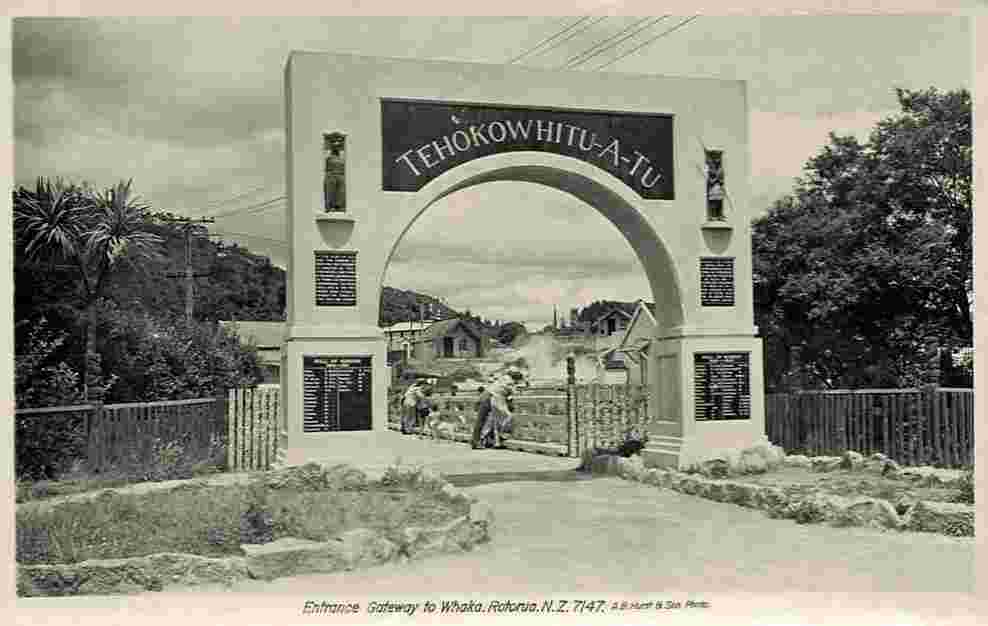 Rotorua. Entrance gateway to Whaka, 1930