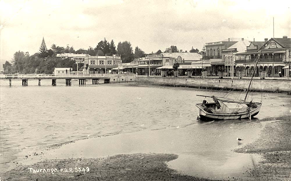 Tauranga. The Strand, showing two of the three hotels