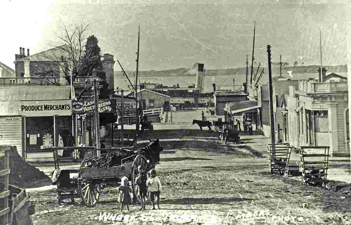 Tauranga. Wharf Street, circa 1914