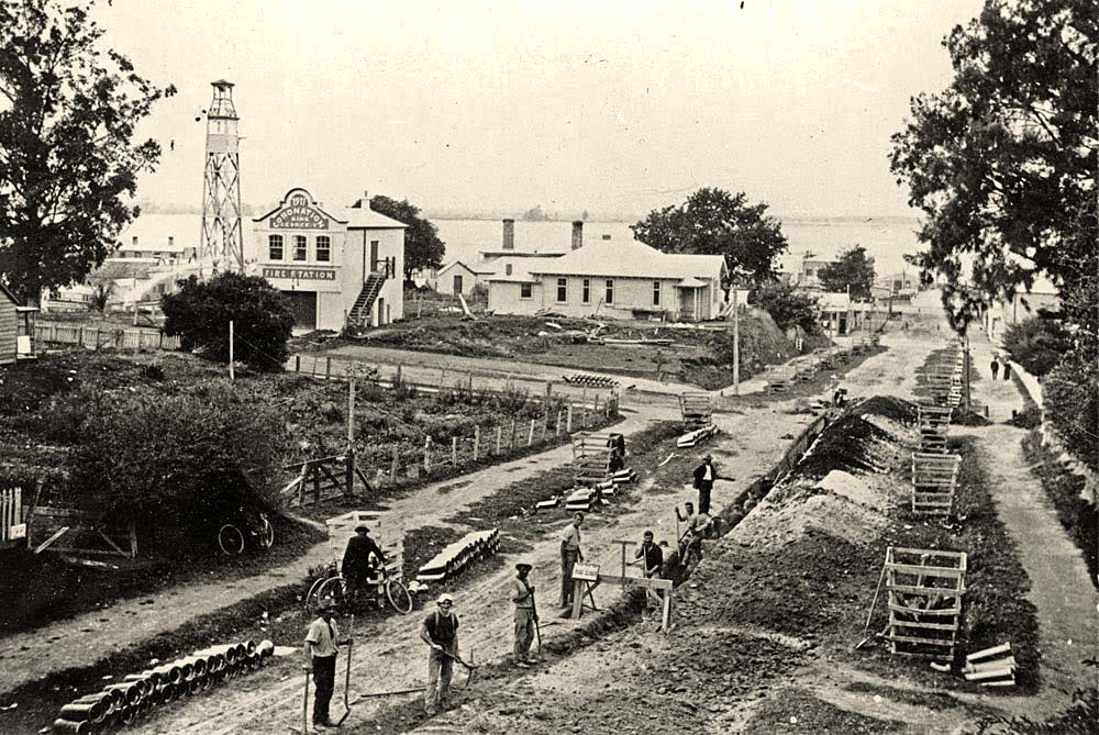 Tauranga. Workmen laying drains in Wharf Street, circa 1911-1912