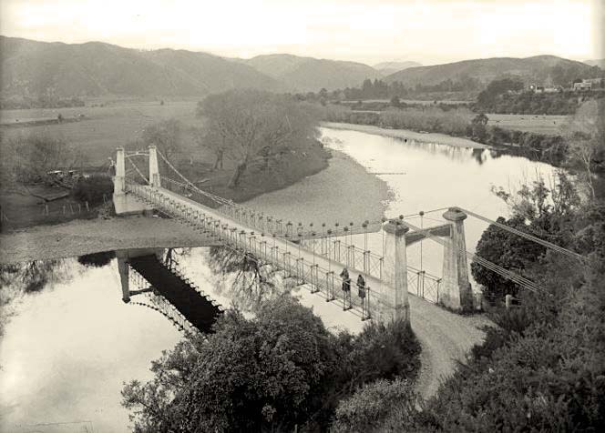 Upper Hutt. Maoribank bridge over the Hutt River, circa 1920's