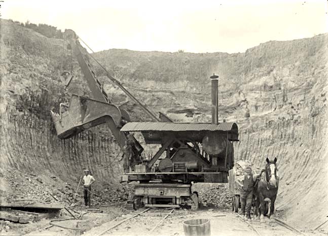 Upper Hutt. Steam digger at the Silverstream, Brick and Tile Company, 1922