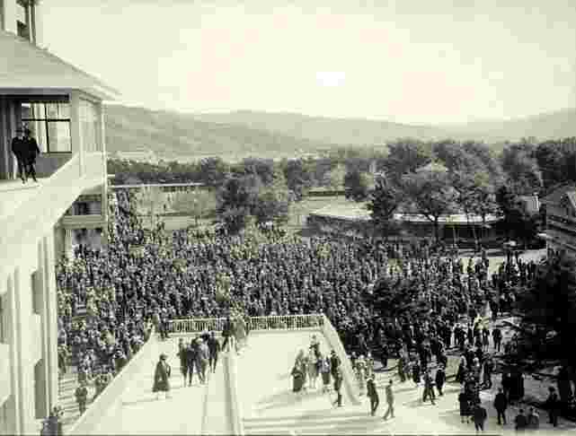 Upper Hutt. Trentham Racecourse, crowd at the races, 1927